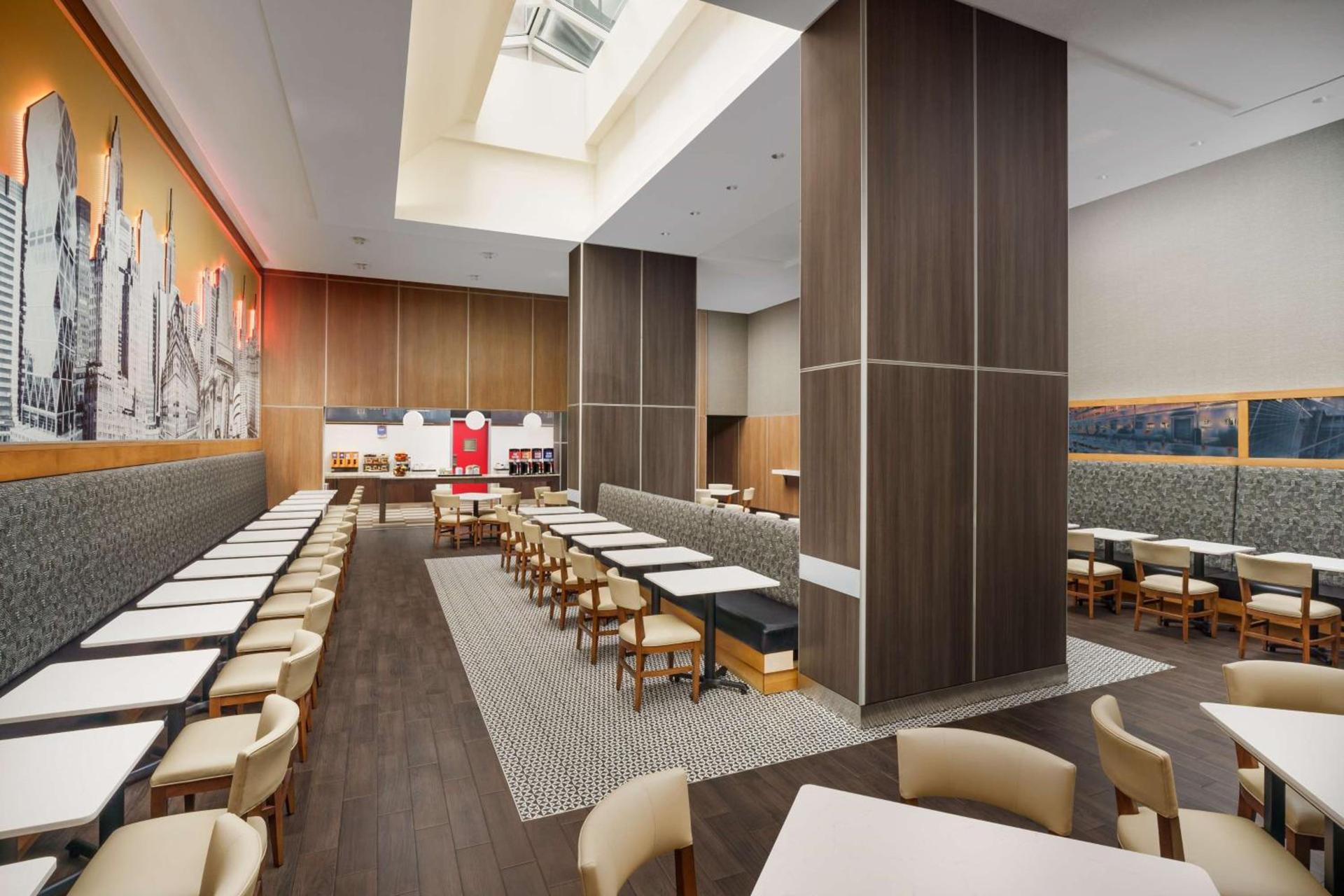 Hampton Inn Times Square Central photo 6