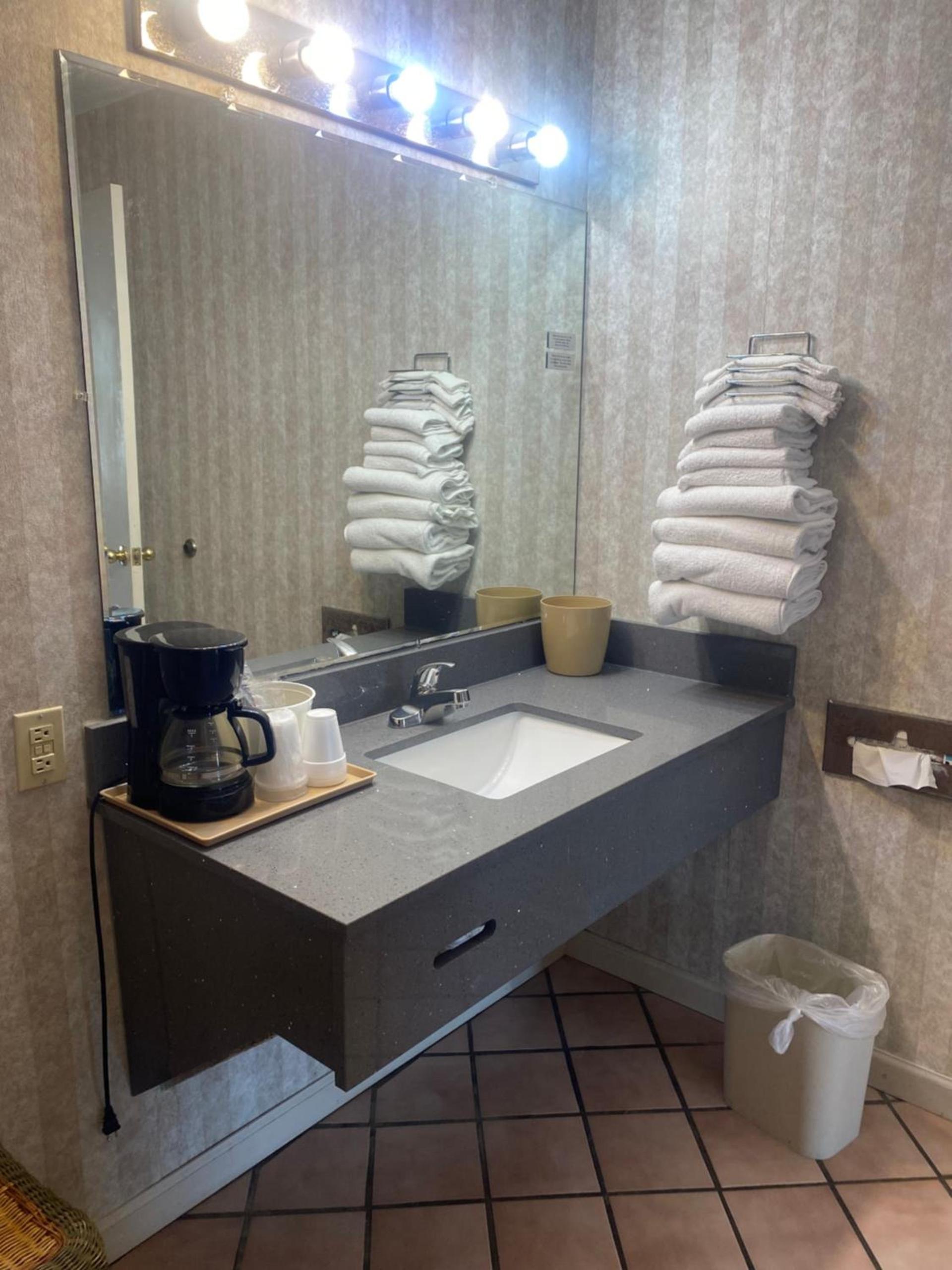 Riverfront Lodge photo 19