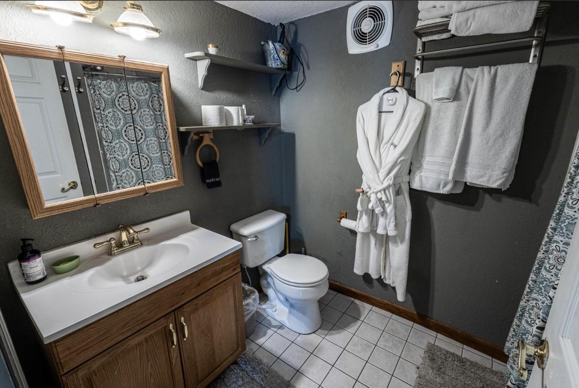The Alling House photo 37