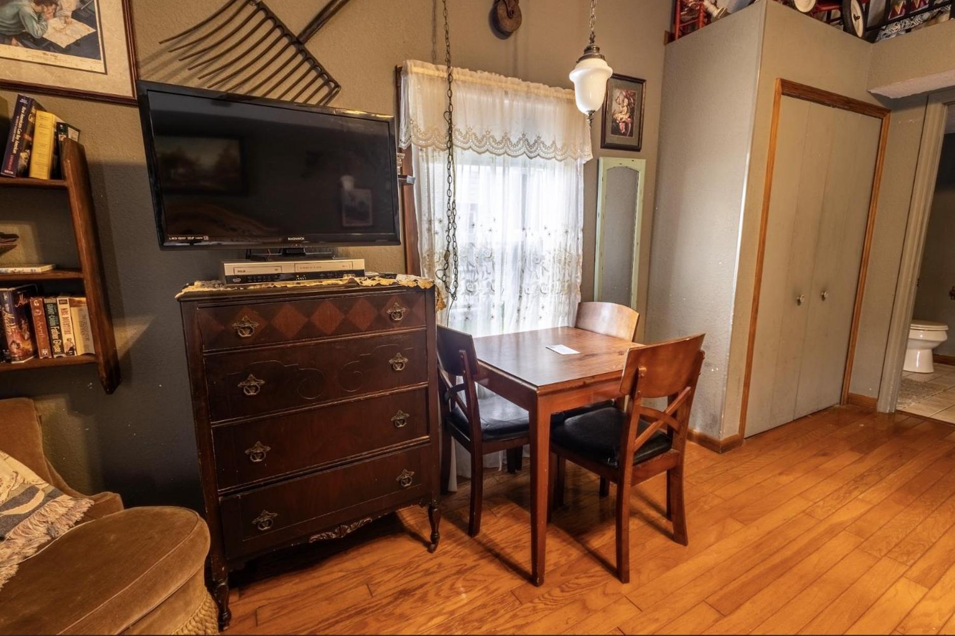 The Alling House photo 59