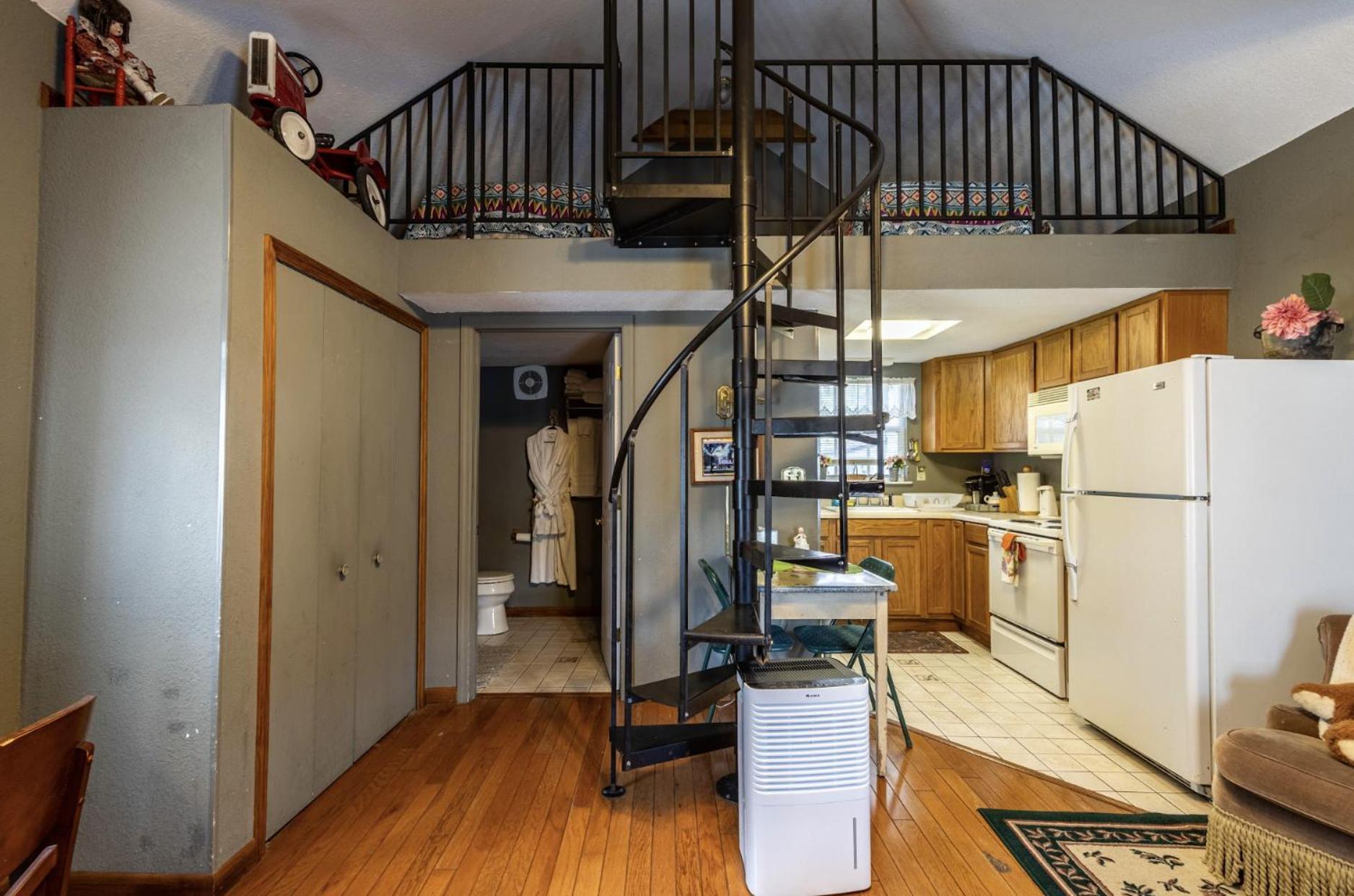 The Alling House photo 56