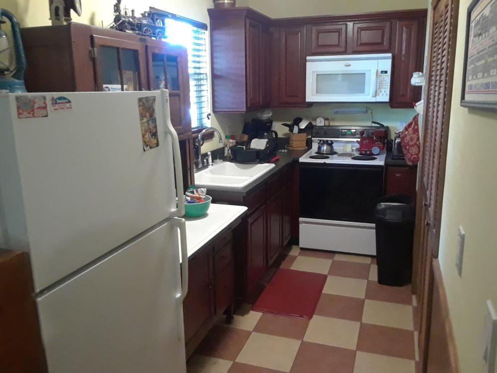 The Alling House photo 17