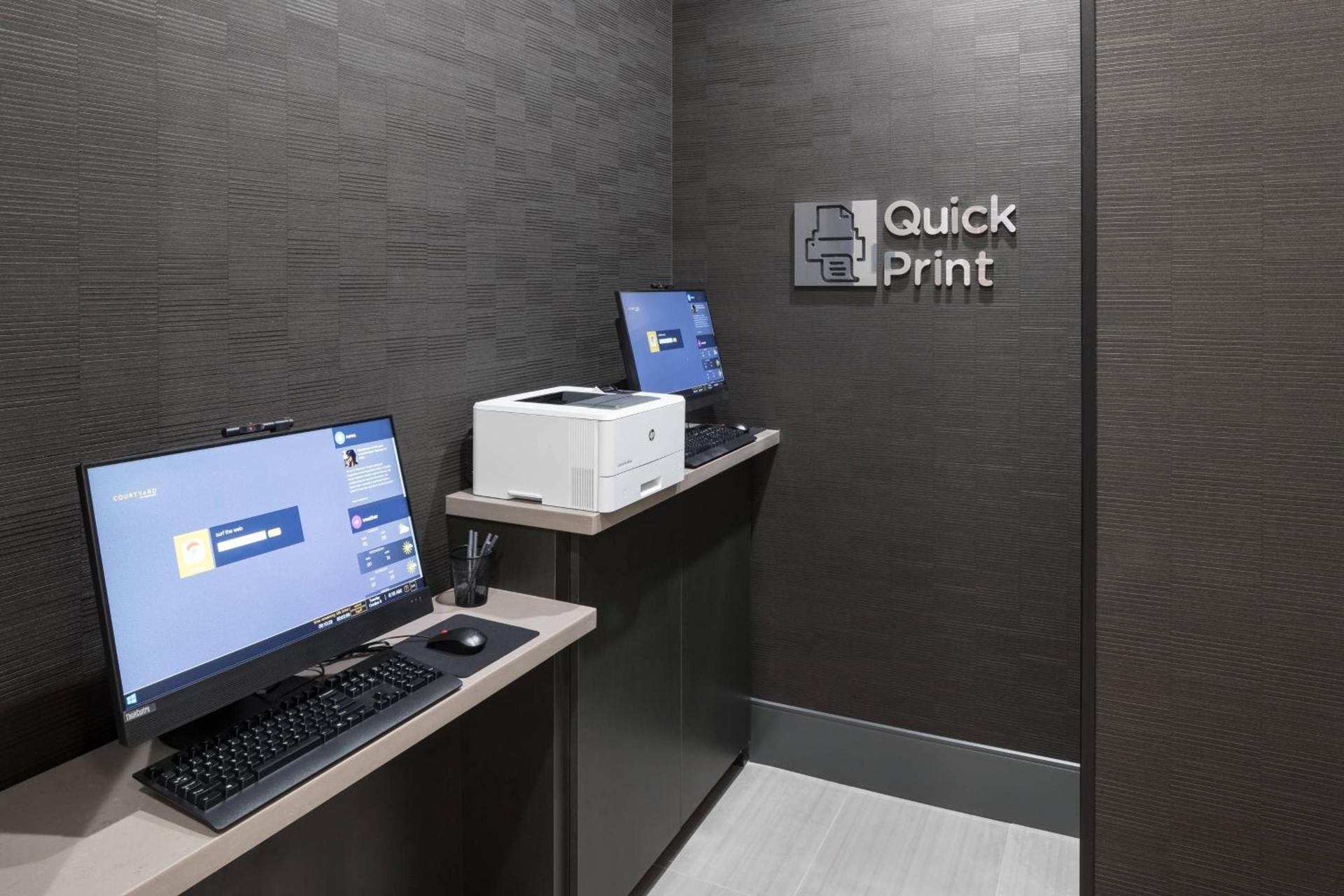Courtyard by Marriott Houston Heights/I-10 photo 21