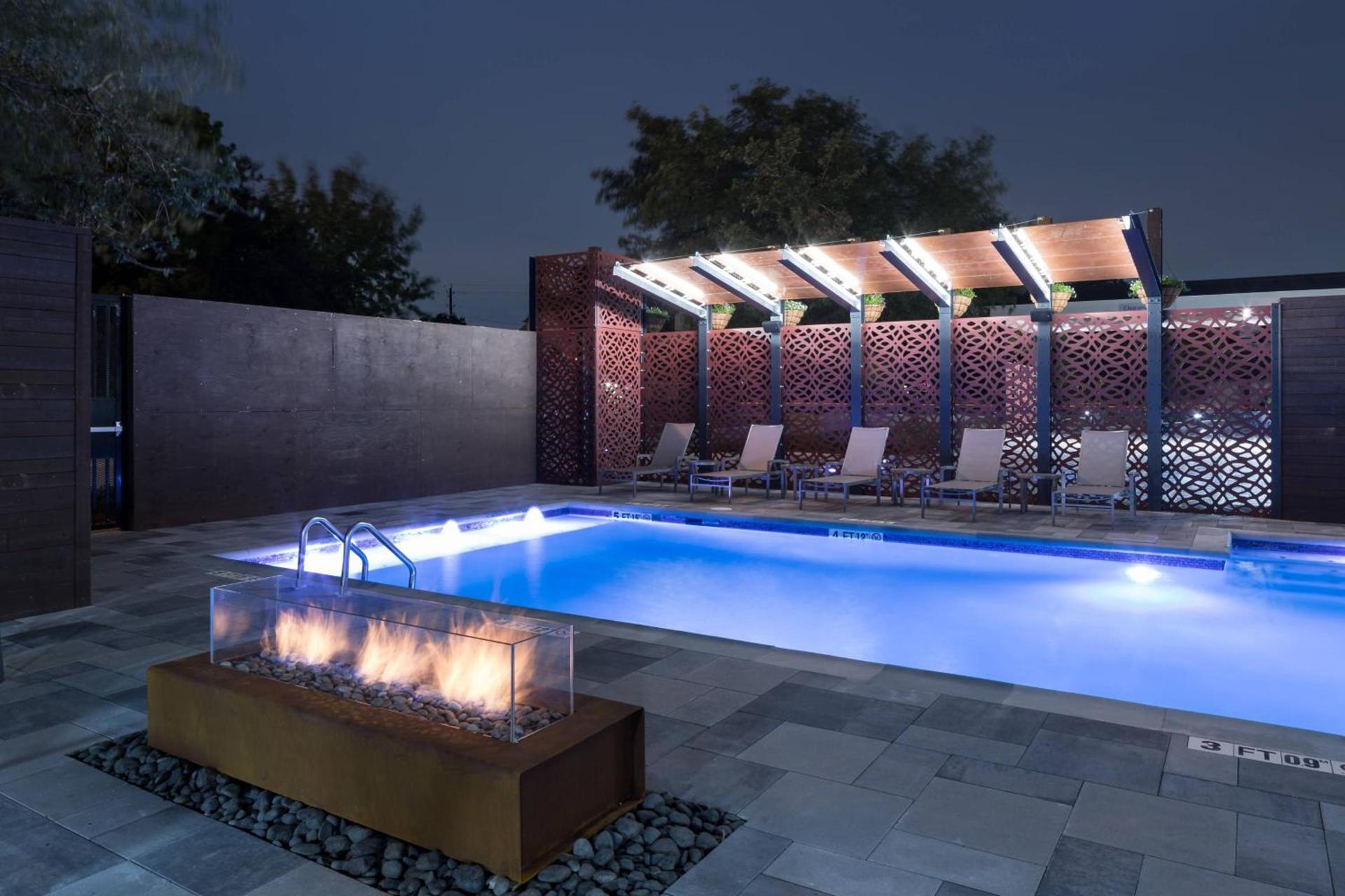 Courtyard by Marriott Houston Heights/I-10 photo 32