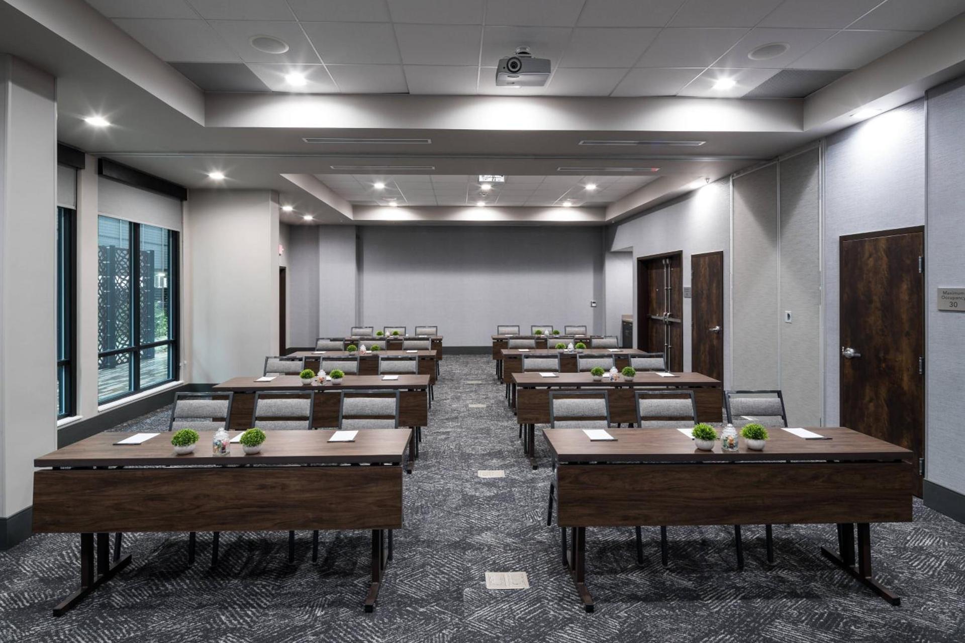 Courtyard by Marriott Houston Heights/I-10 photo 38