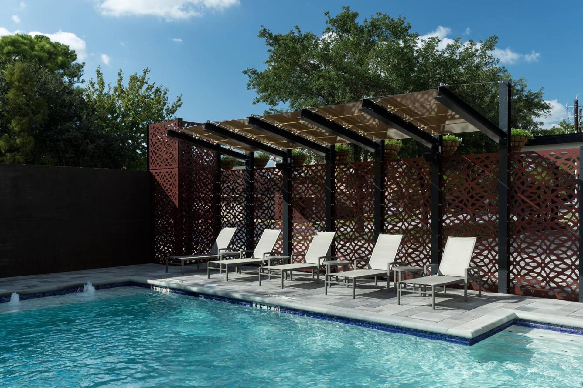 Courtyard by Marriott Houston Heights/I-10 photo 34