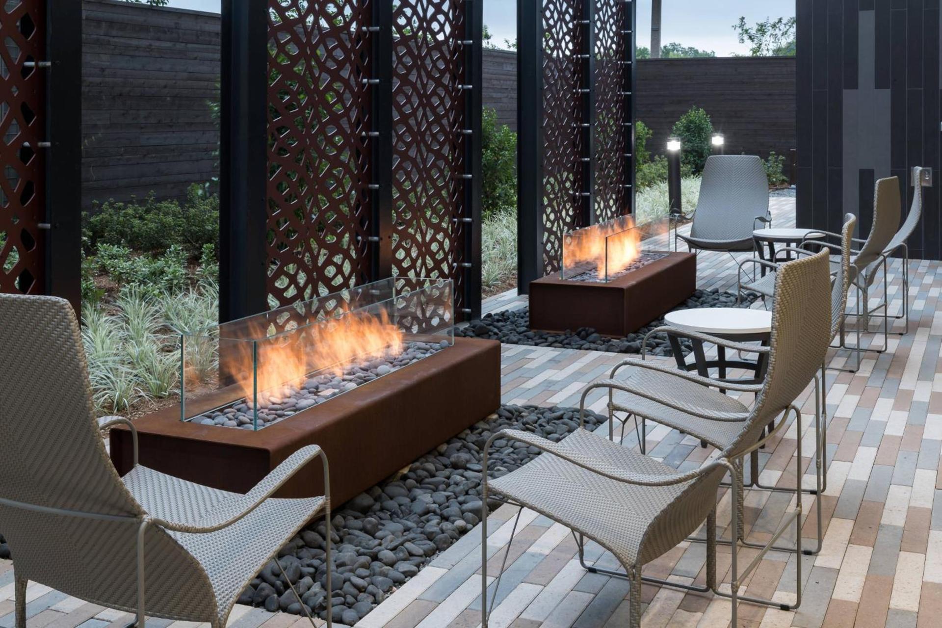 Courtyard by Marriott Houston Heights/I-10 photo 24