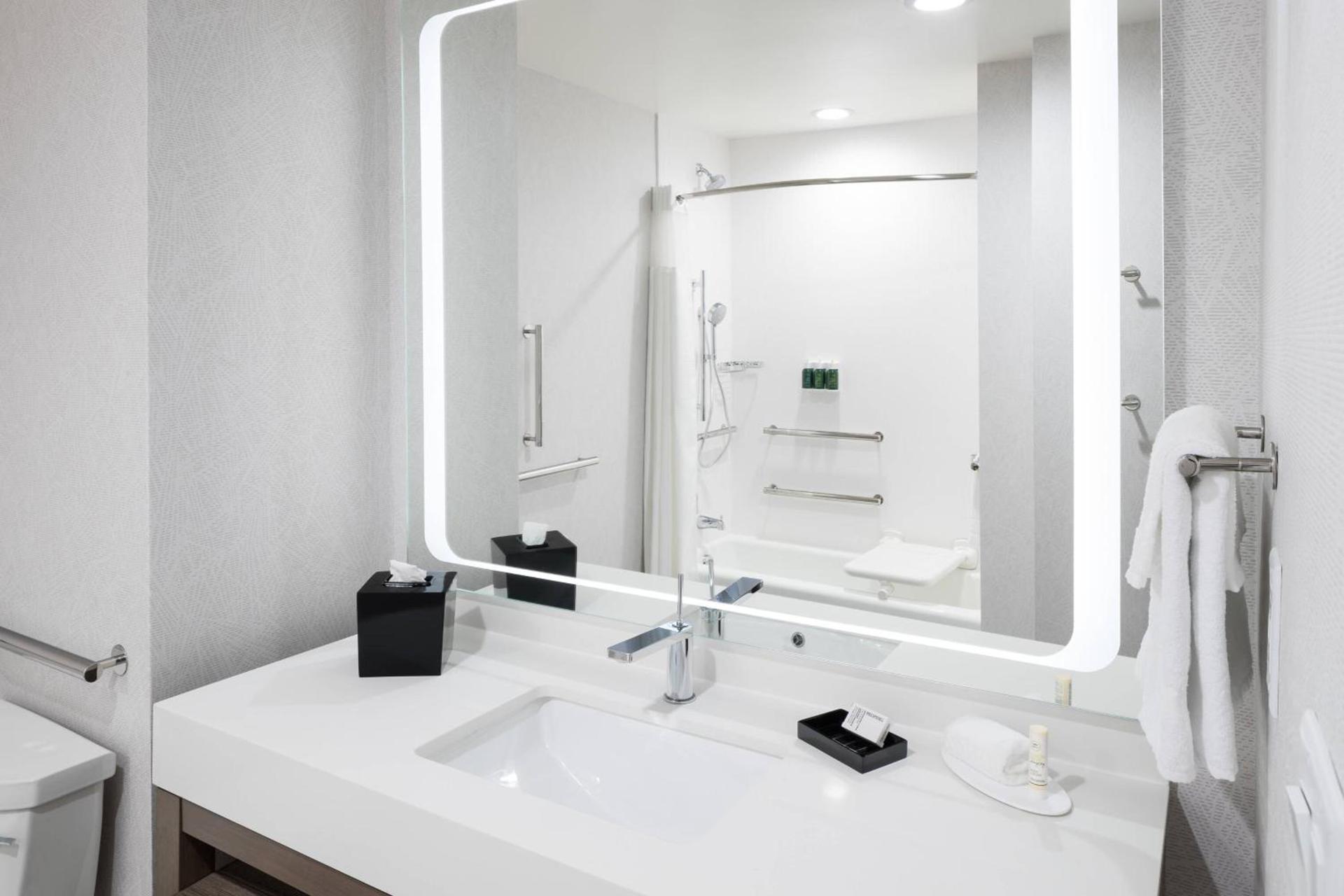 Courtyard by Marriott Houston Heights/I-10 photo 20