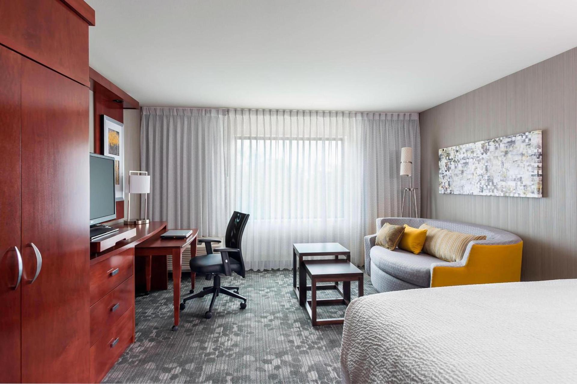 Courtyard by Marriott Kalamazoo Portage photo 3