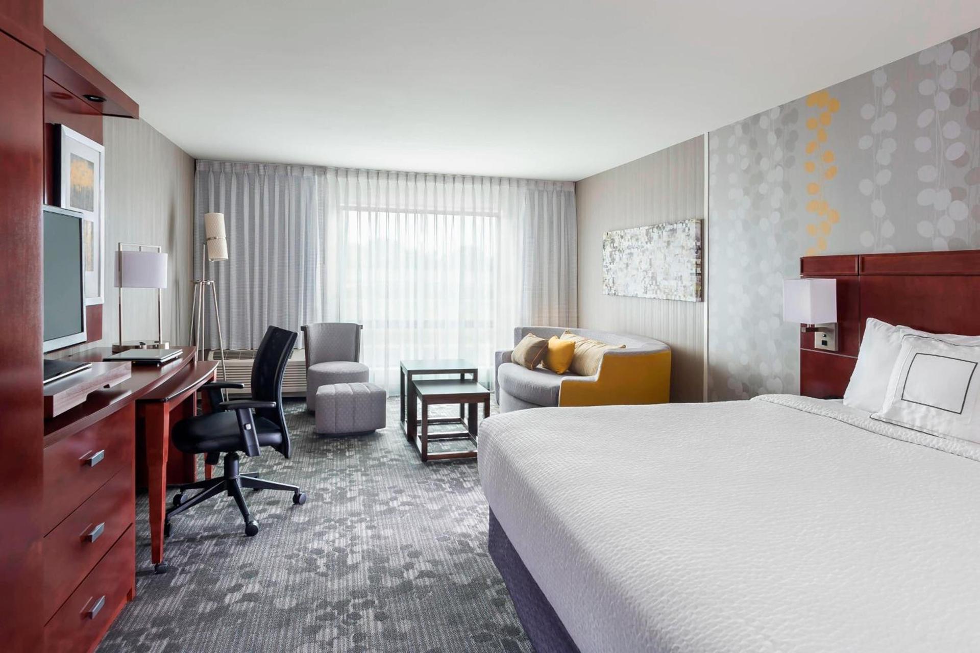Courtyard by Marriott Kalamazoo Portage photo 2