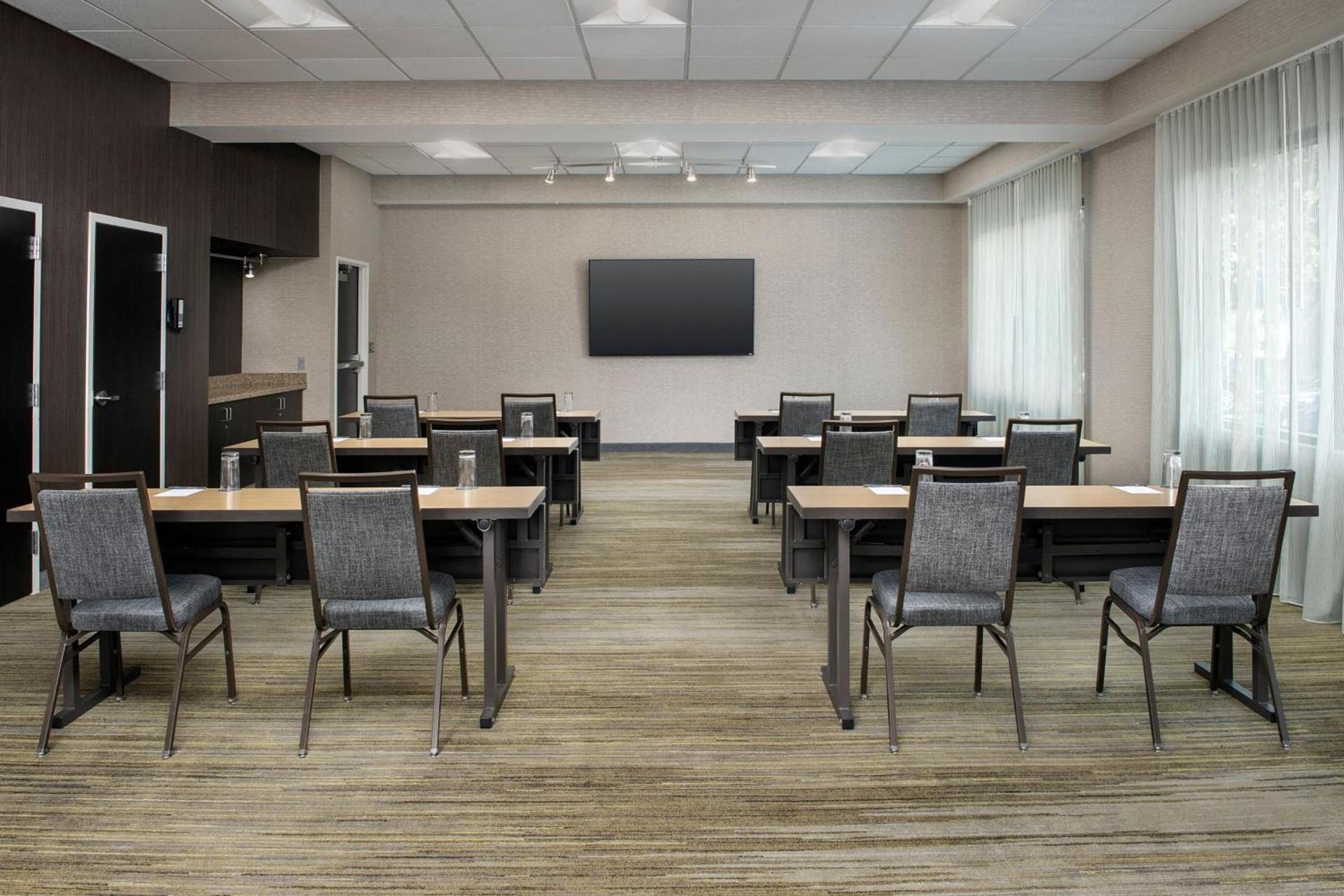 Courtyard by Marriott Portland Tigard photo 76