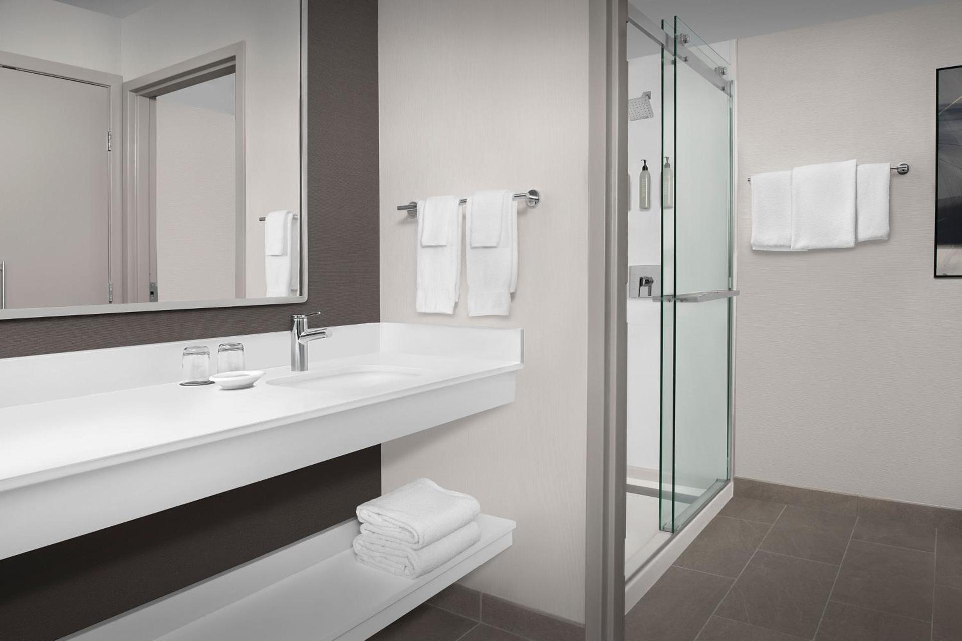 Courtyard by Marriott Portland Tigard photo 46