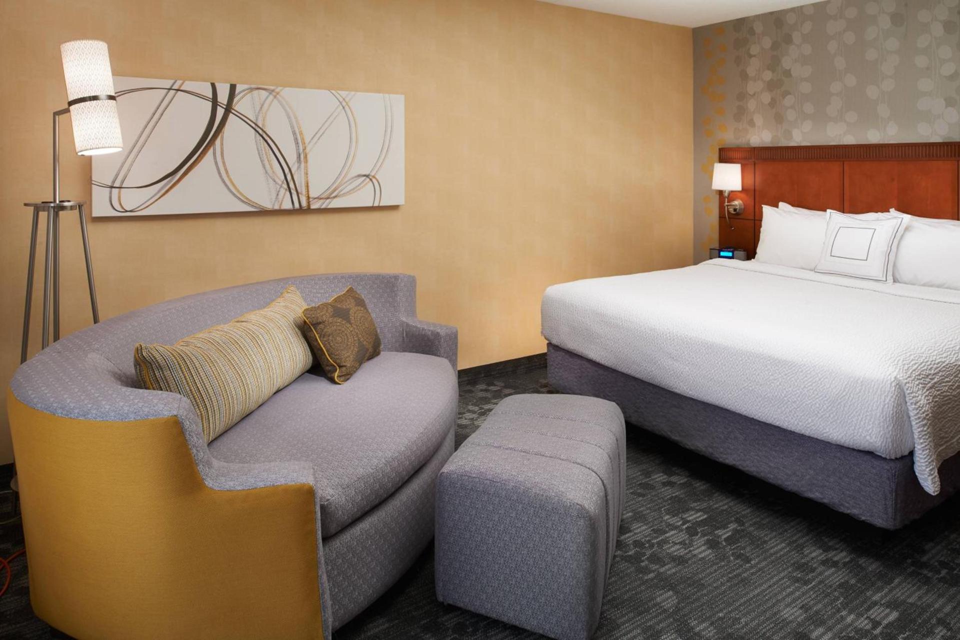 Courtyard by Marriott Detroit Warren photo 7