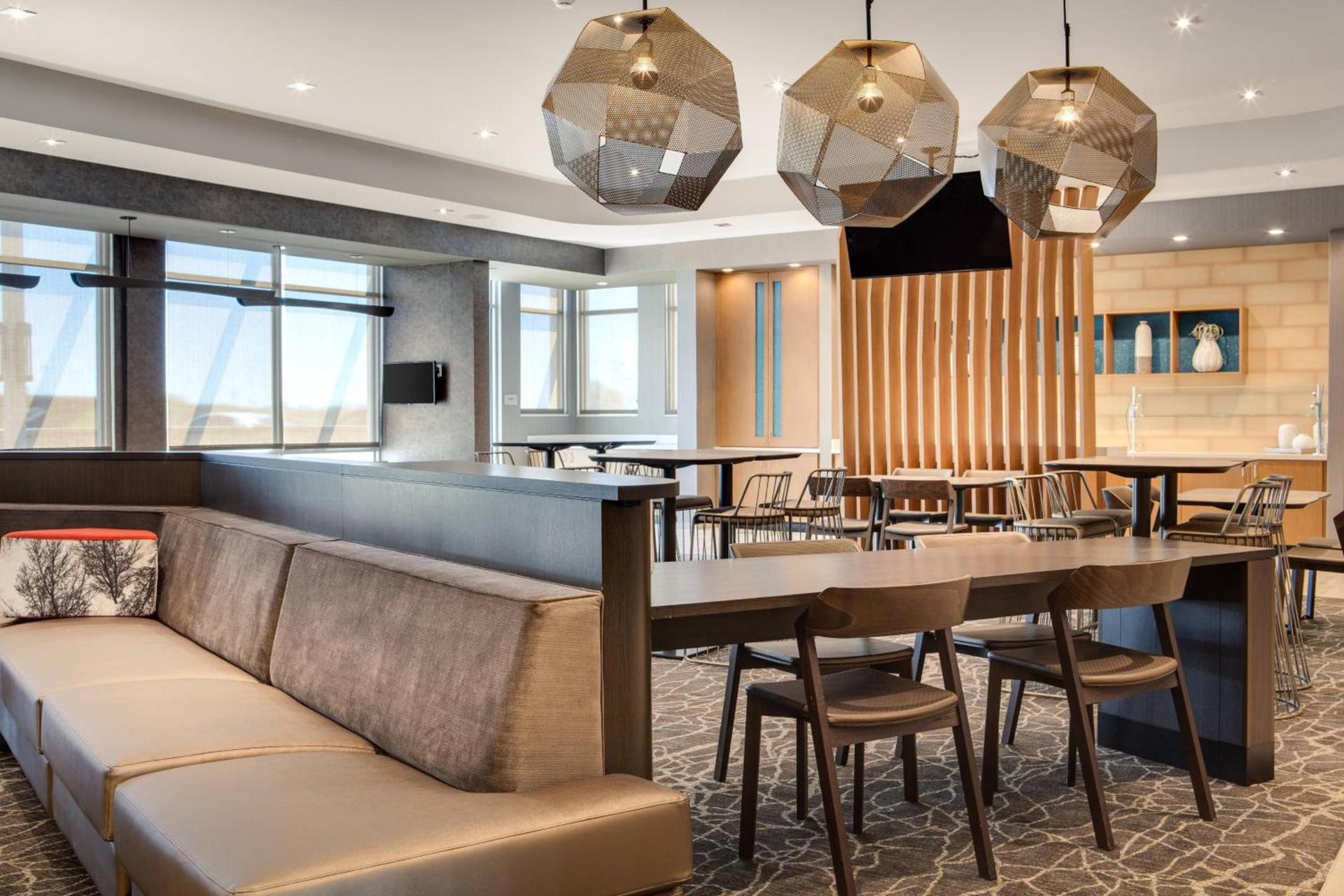 SpringHill Suites by Marriott Ames photo 5