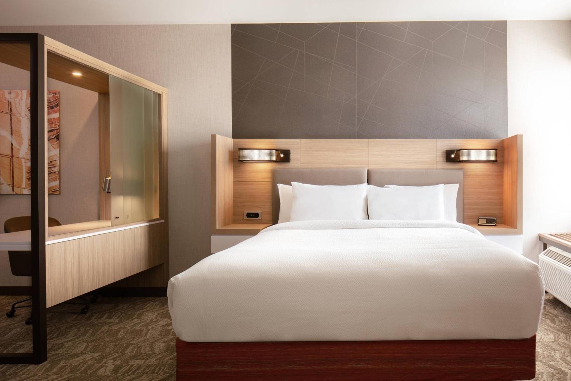 SpringHill Suites by Marriott Ames photo 10