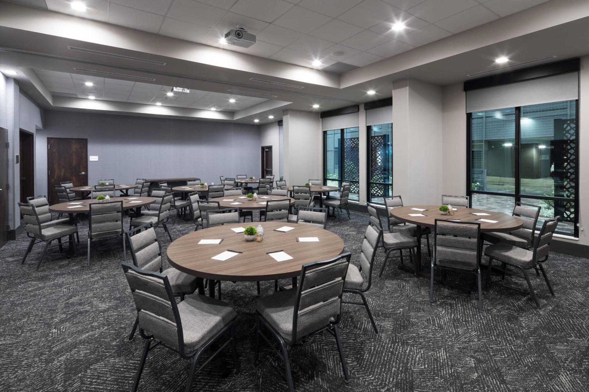 Courtyard by Marriott Houston Heights/I-10 photo 36