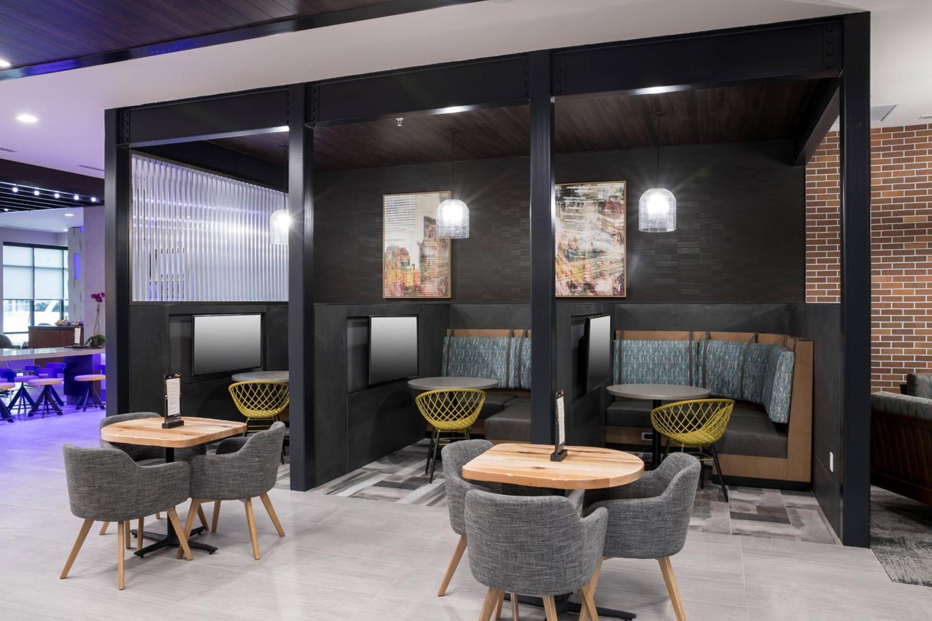 Courtyard by Marriott Houston Heights/I-10 photo 22