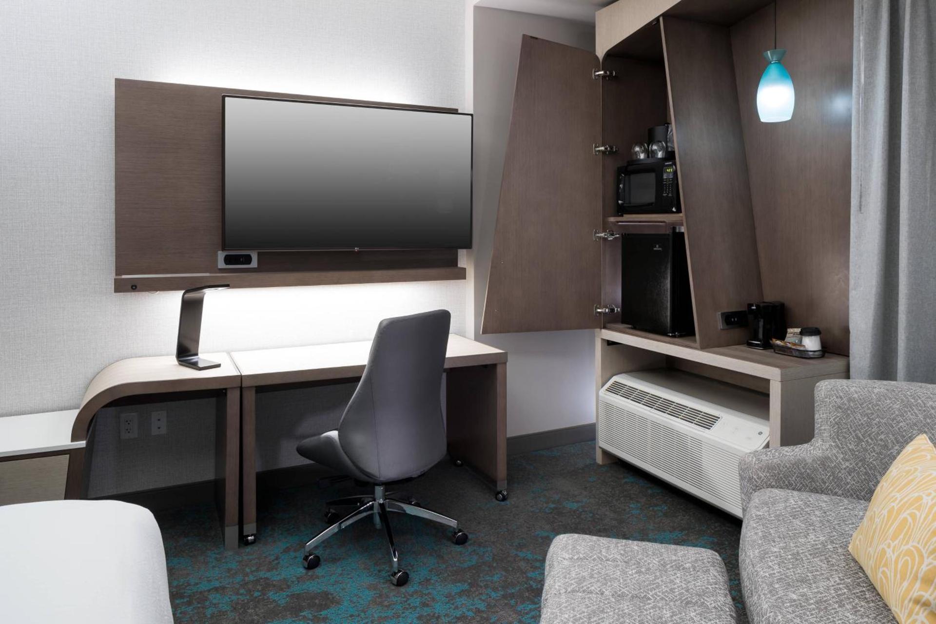 Courtyard by Marriott Houston Heights/I-10 photo 13