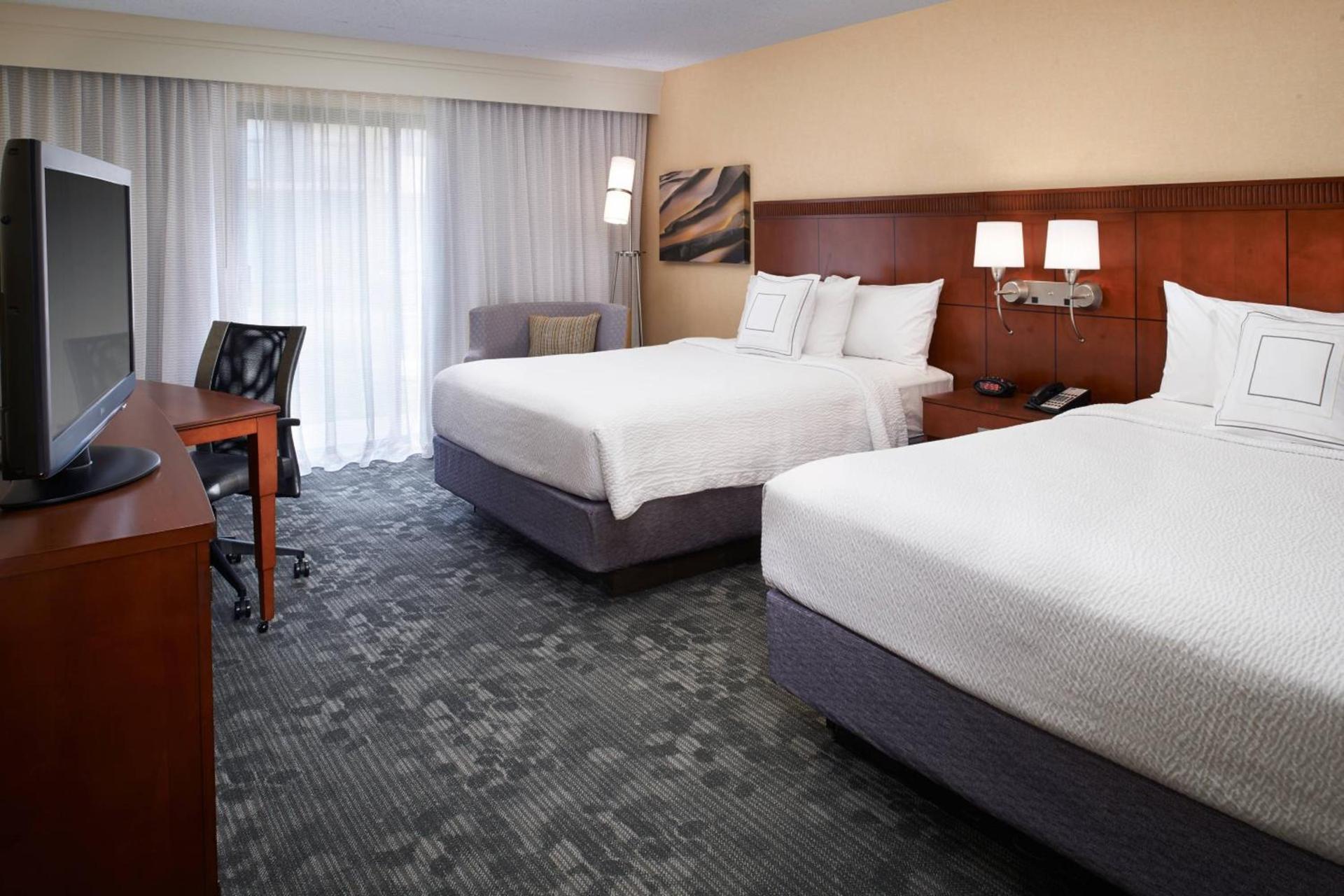 Courtyard by Marriott Detroit Warren photo 6