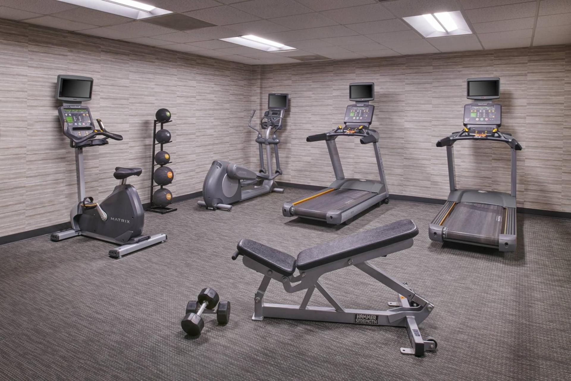 Courtyard by Marriott Detroit Warren photo 24