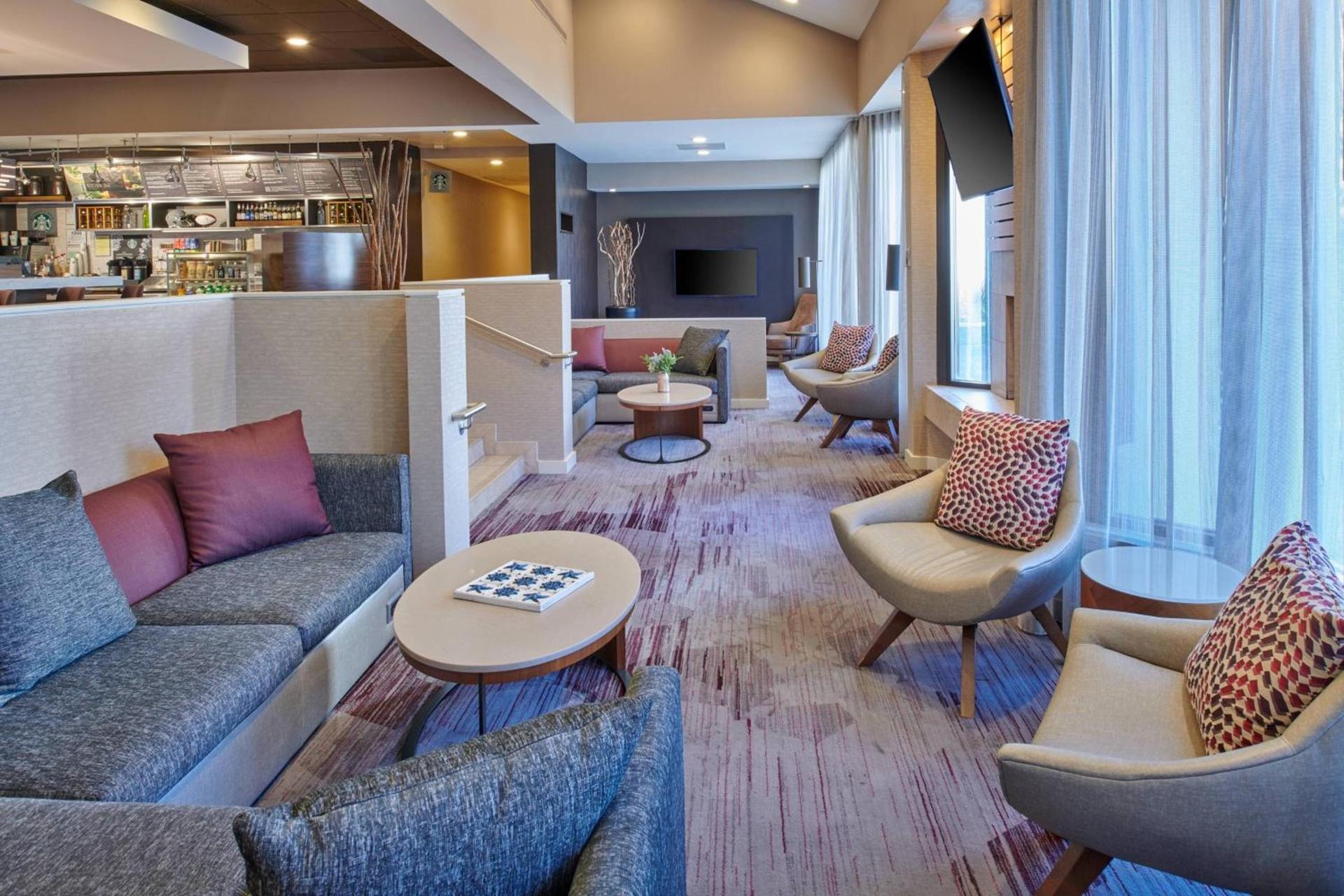 Courtyard by Marriott Detroit Warren photo 5