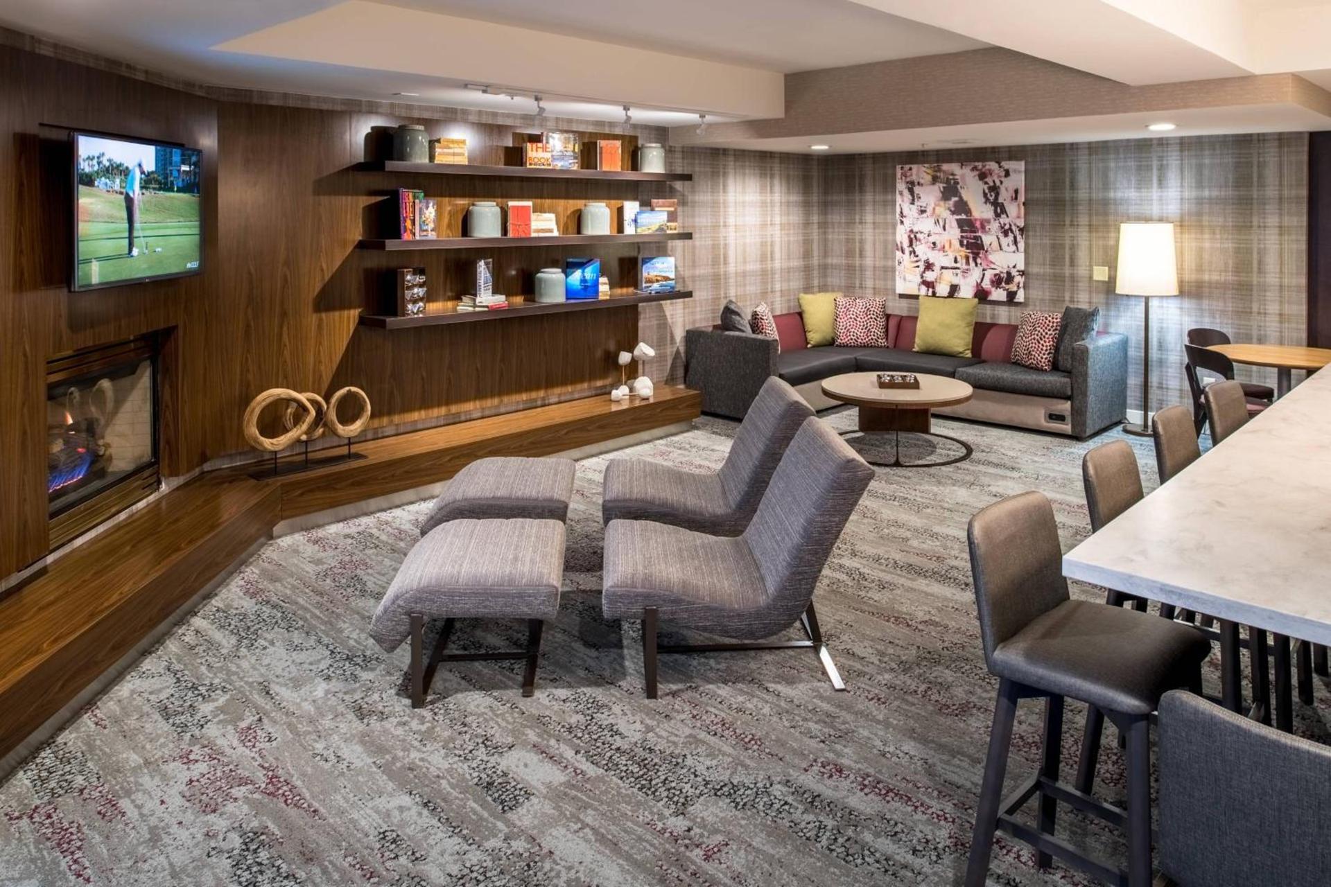 Courtyard by Marriott Portland North photo 5