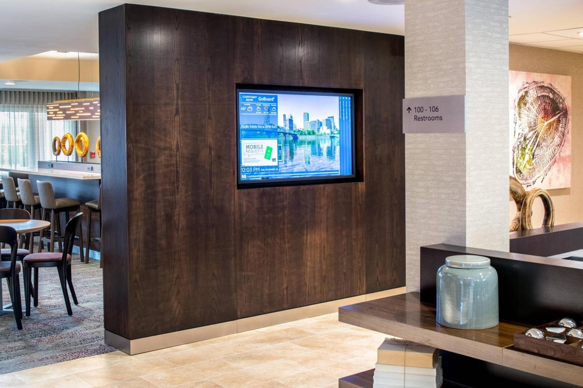 Courtyard by Marriott Portland North photo 13