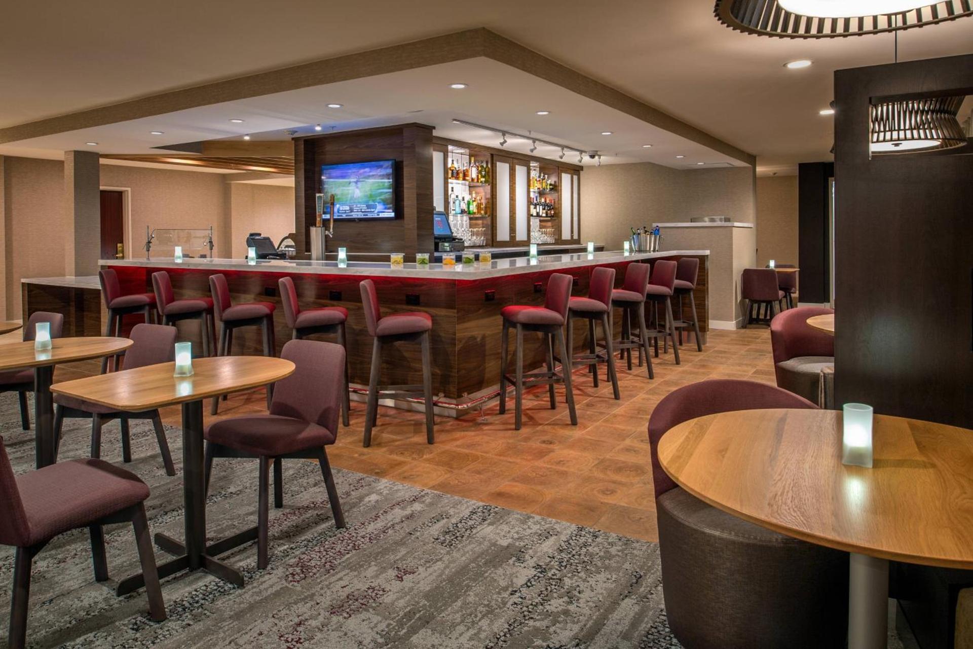 Courtyard by Marriott Portland North photo 22
