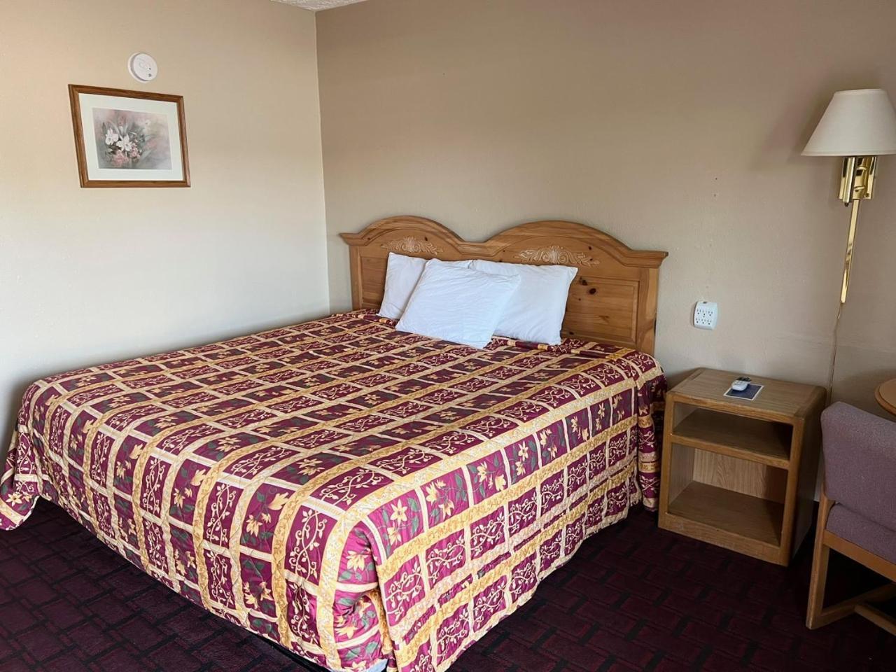Economy Inn McCook photo 21