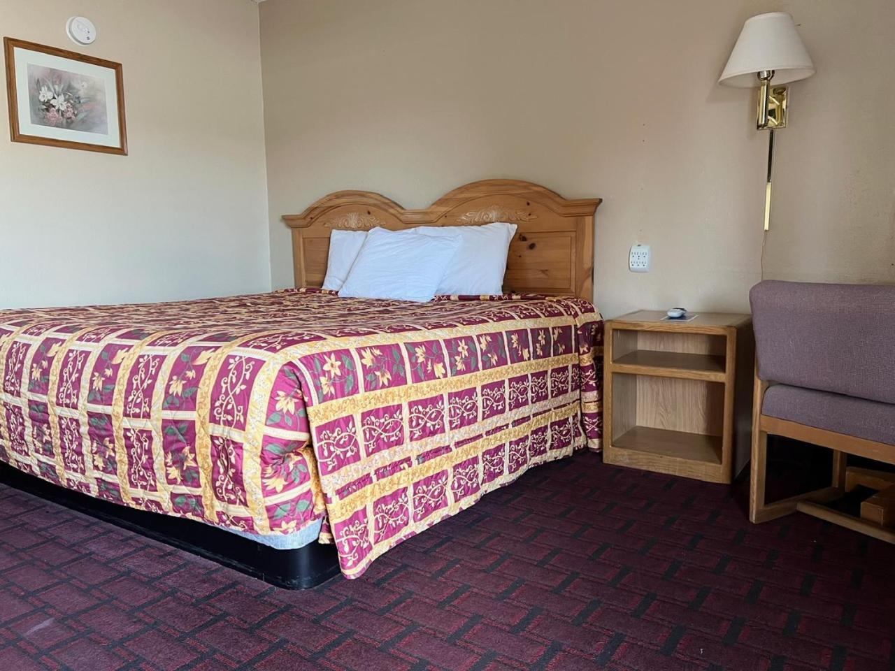 Economy Inn McCook photo 22