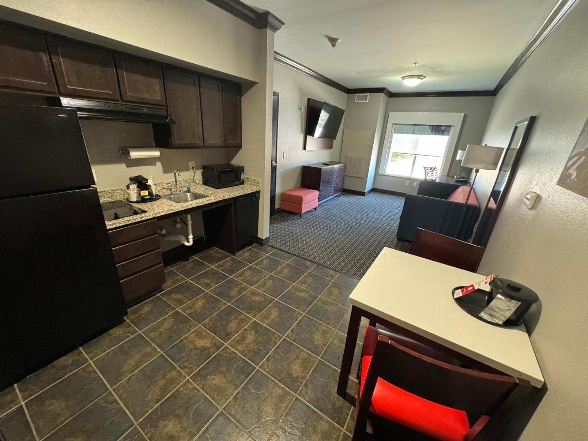 Hawthorn Suites by Wyndham Lubbock photo 12