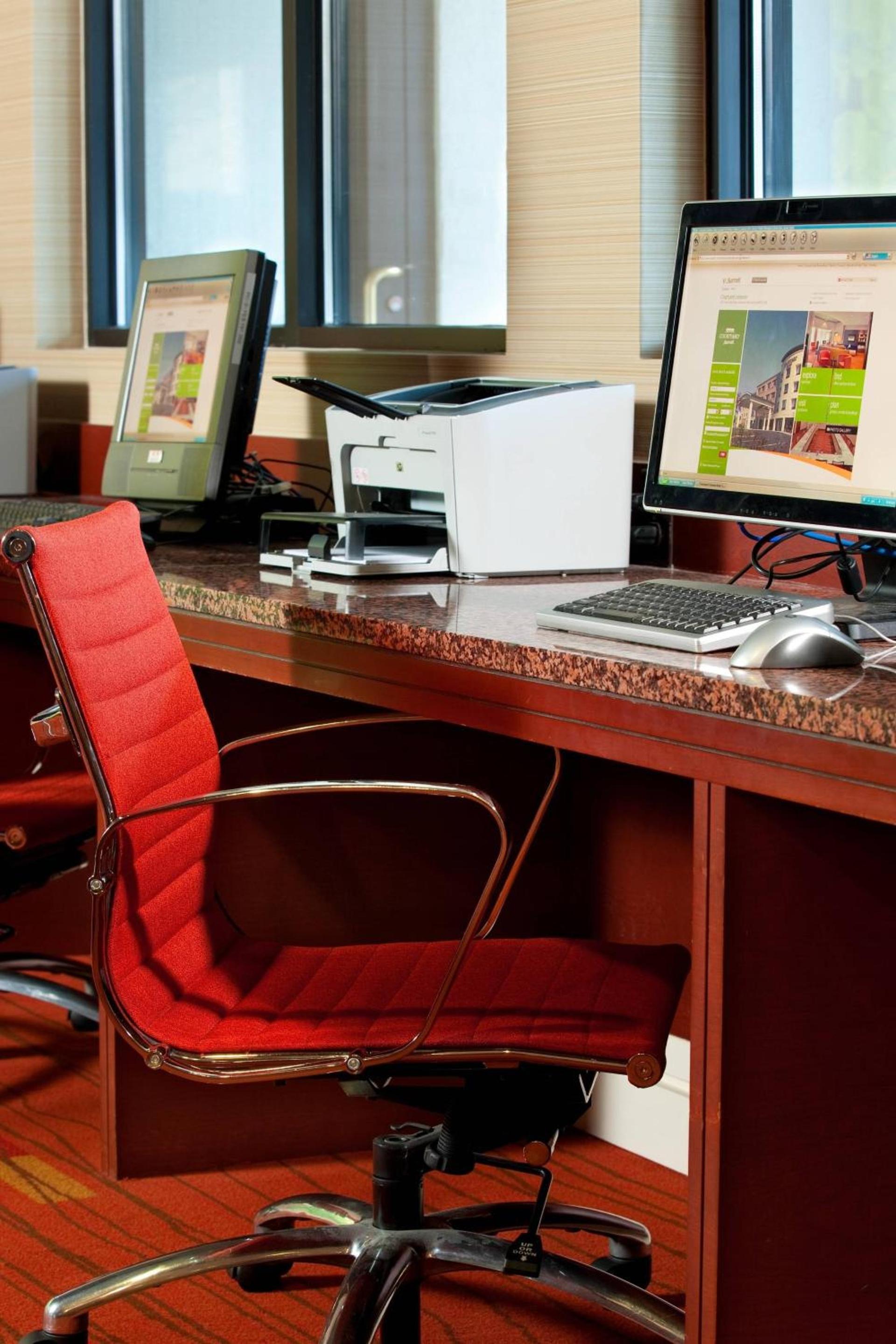 Courtyard by Marriott Lebanon photo 13