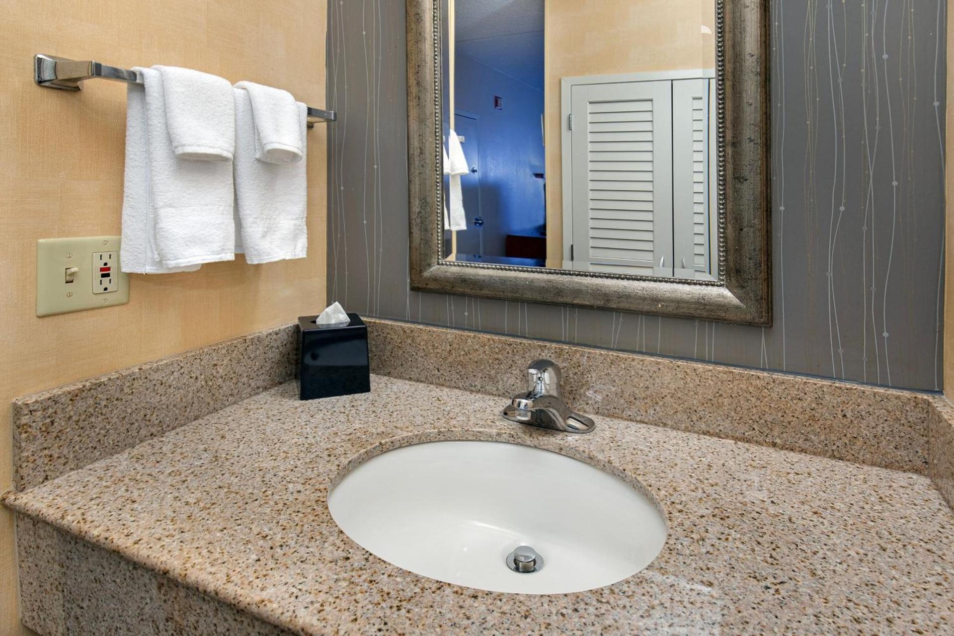 Courtyard by Marriott Lexington North photo 9