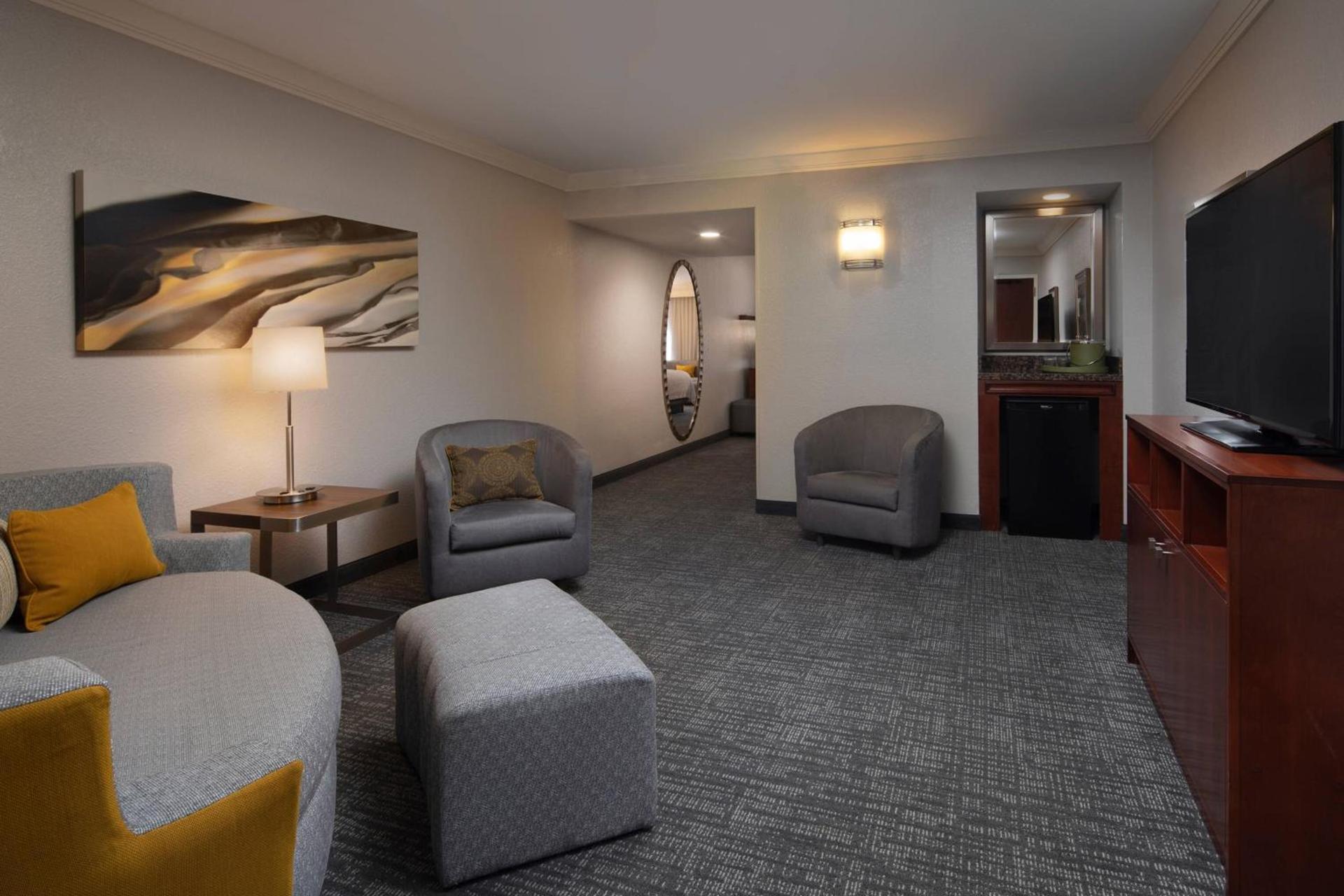 Courtyard by Marriott Bradenton Sarasota/Riverfront photo 13