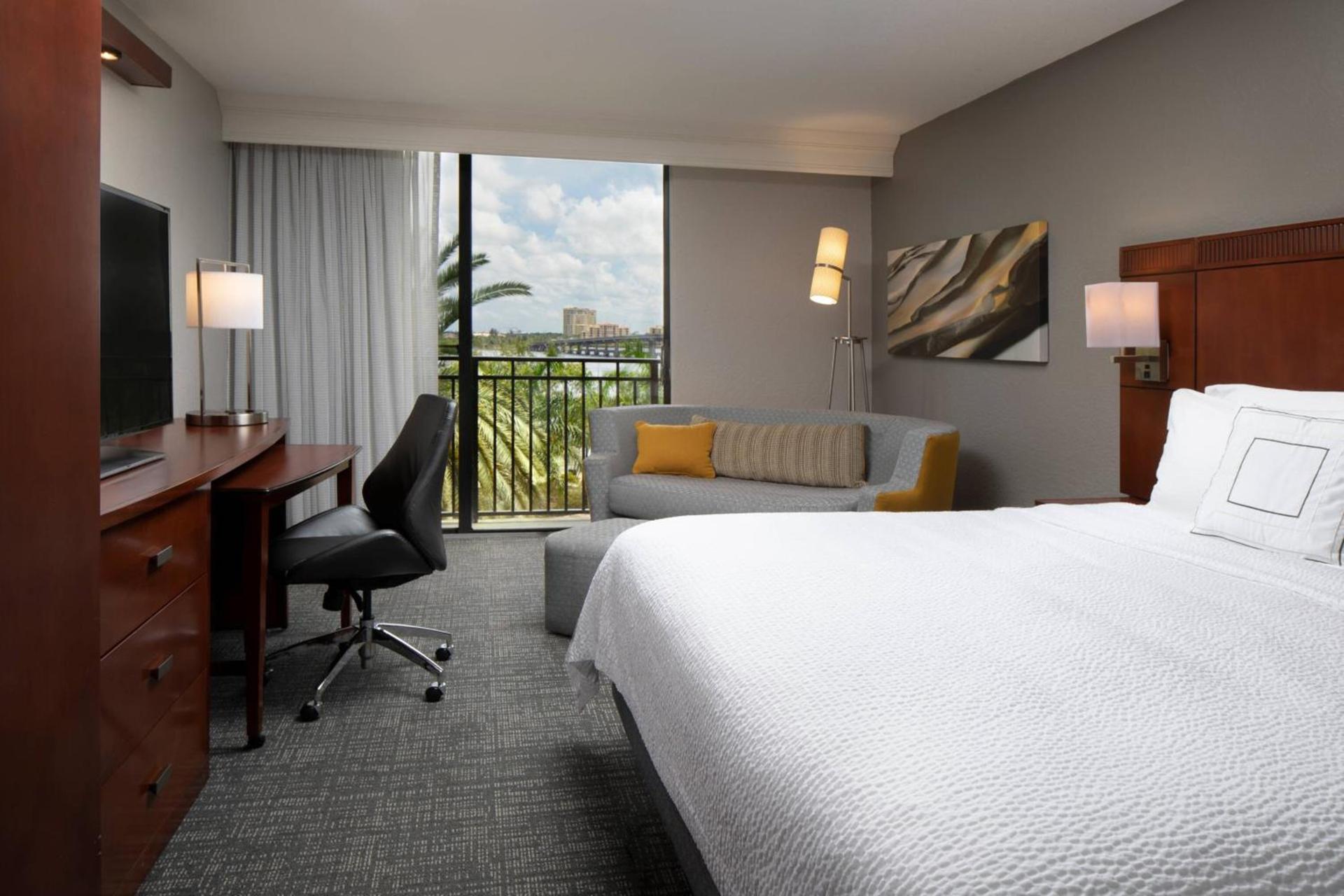 Courtyard by Marriott Bradenton Sarasota/Riverfront photo 9
