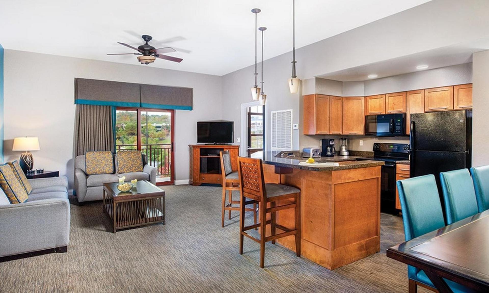 Great Smokies Lodge Sevierville by HelloVacay photo 27