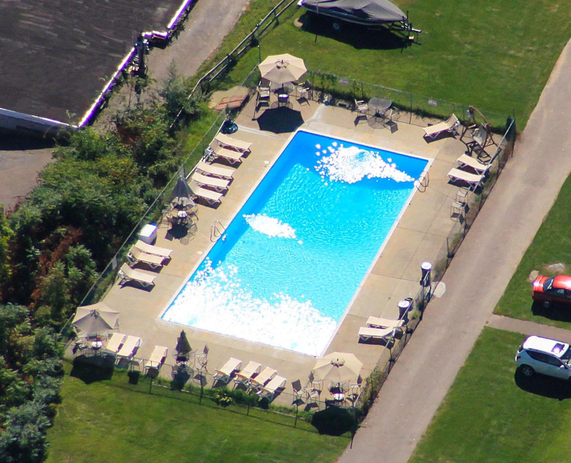 Half Moon Motel & Cottages photo 3