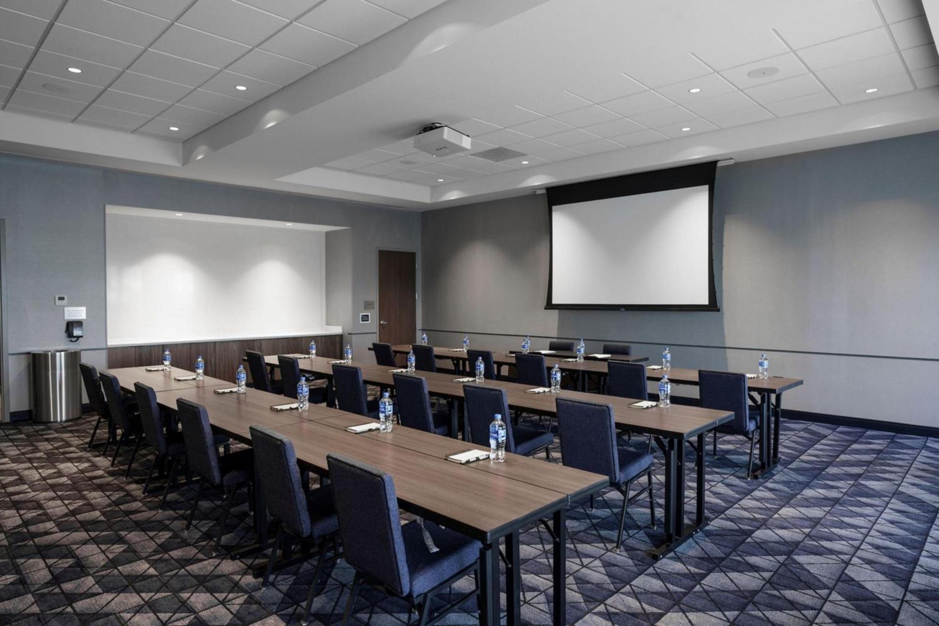 Courtyard by Marriott Indianapolis Fishers photo 44