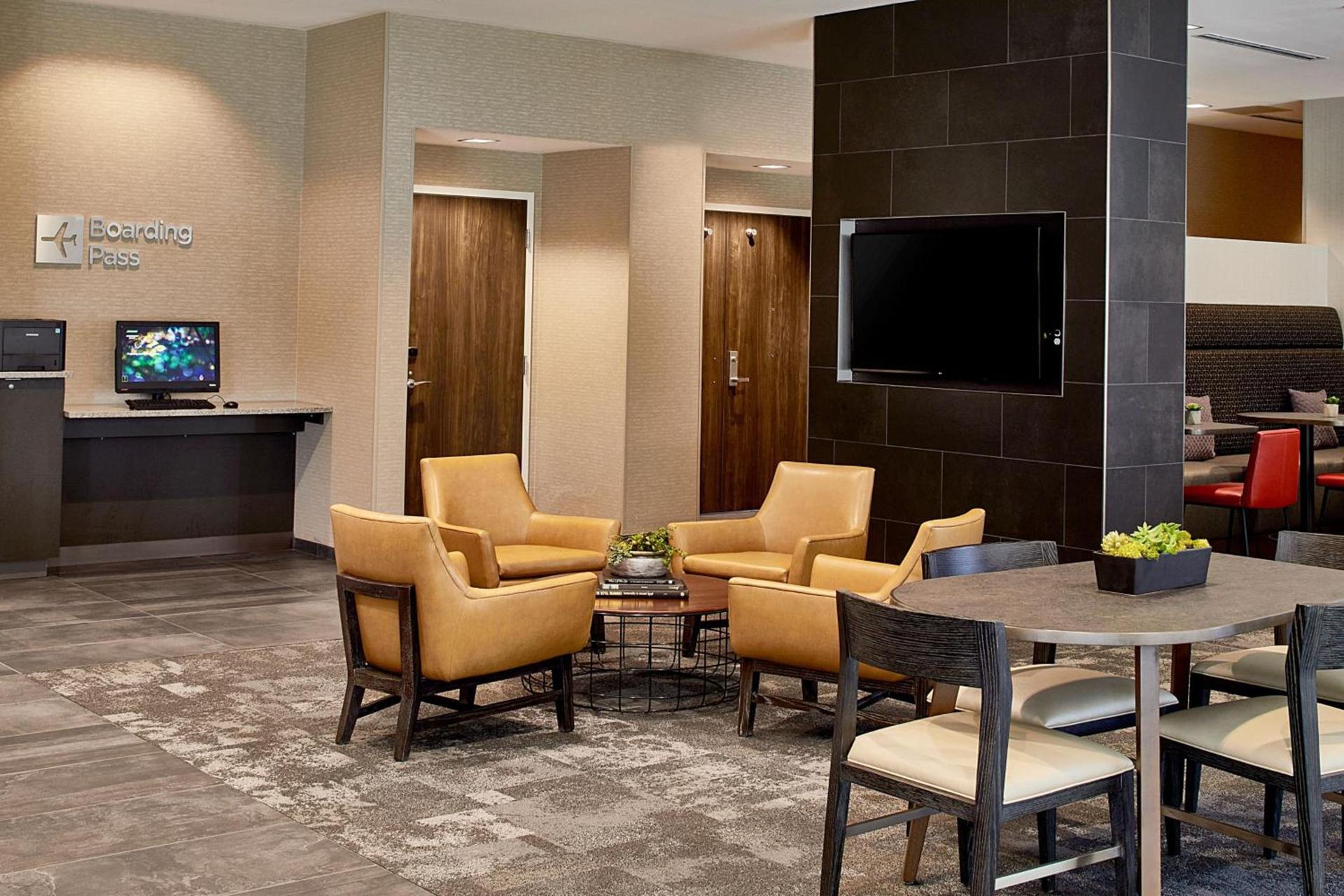 Courtyard by Marriott Minneapolis West photo 6
