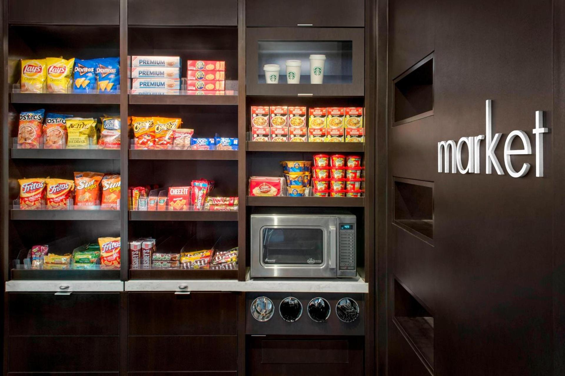 Courtyard by Marriott Newark Elizabeth photo 17