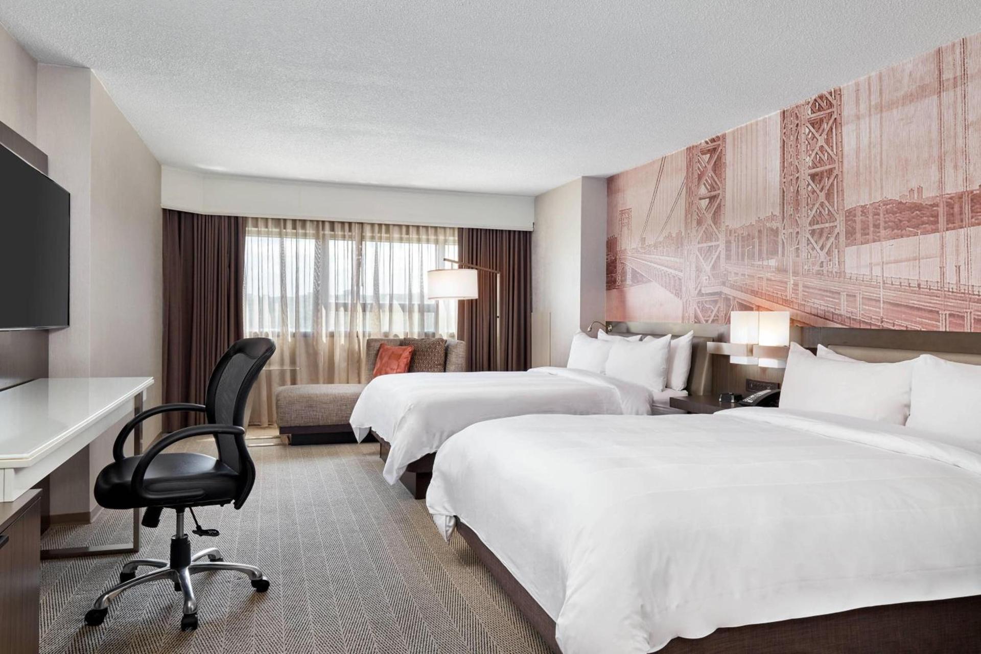 Teaneck Marriott at Glenpointe photo 8