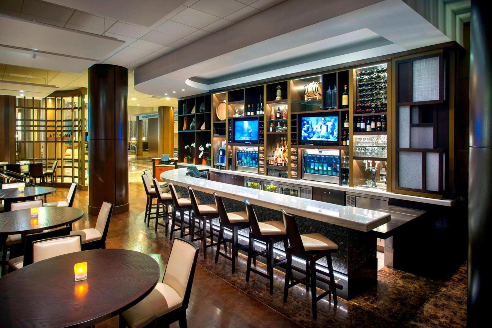 Teaneck Marriott at Glenpointe photo 28