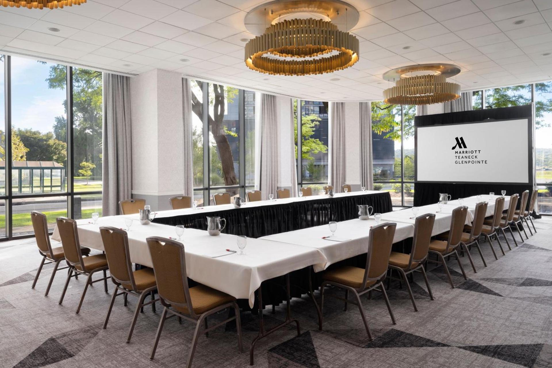 Teaneck Marriott at Glenpointe photo 39