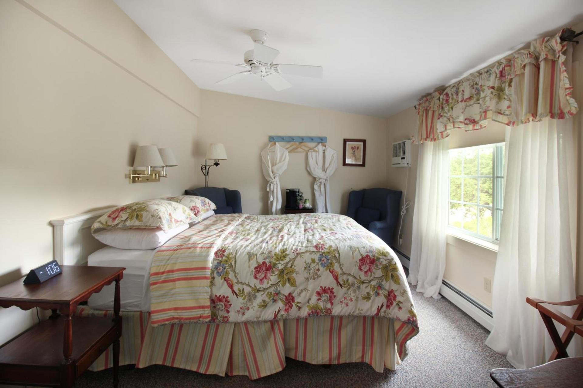 COHO Inn & Motor Lodge photo 15