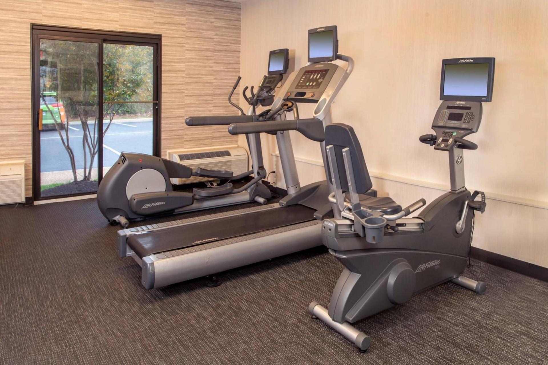 Courtyard by Marriott Dulles Airport Herndon/Reston photo 39