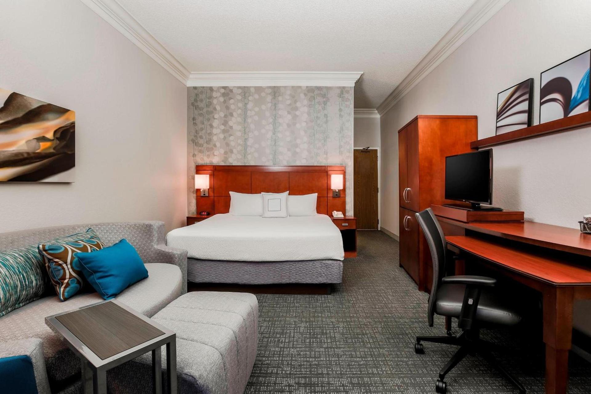 Courtyard by Marriott Orlando Lake Mary North photo 13
