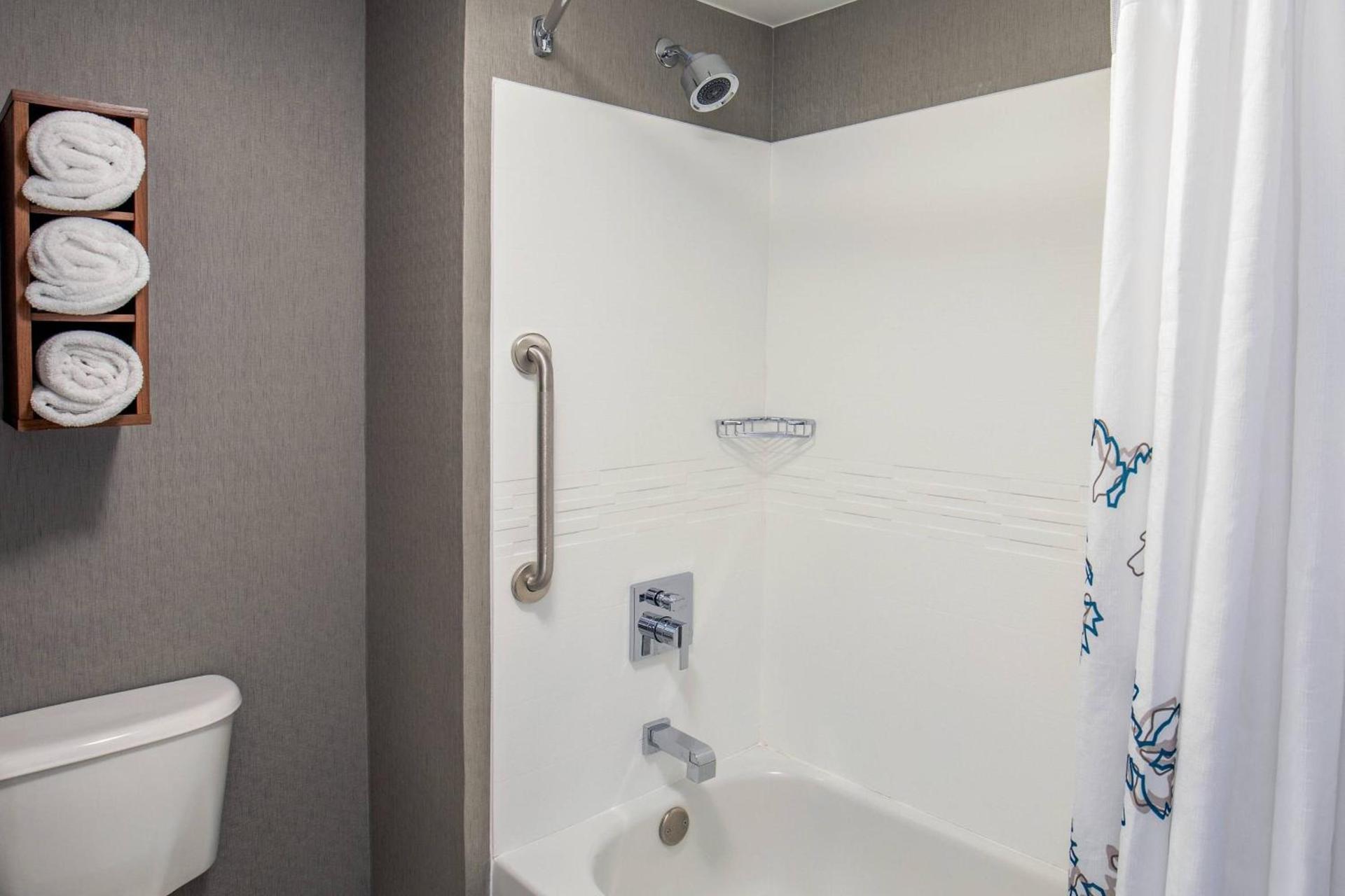 Residence Inn by Marriott Boston Woburn photo 14