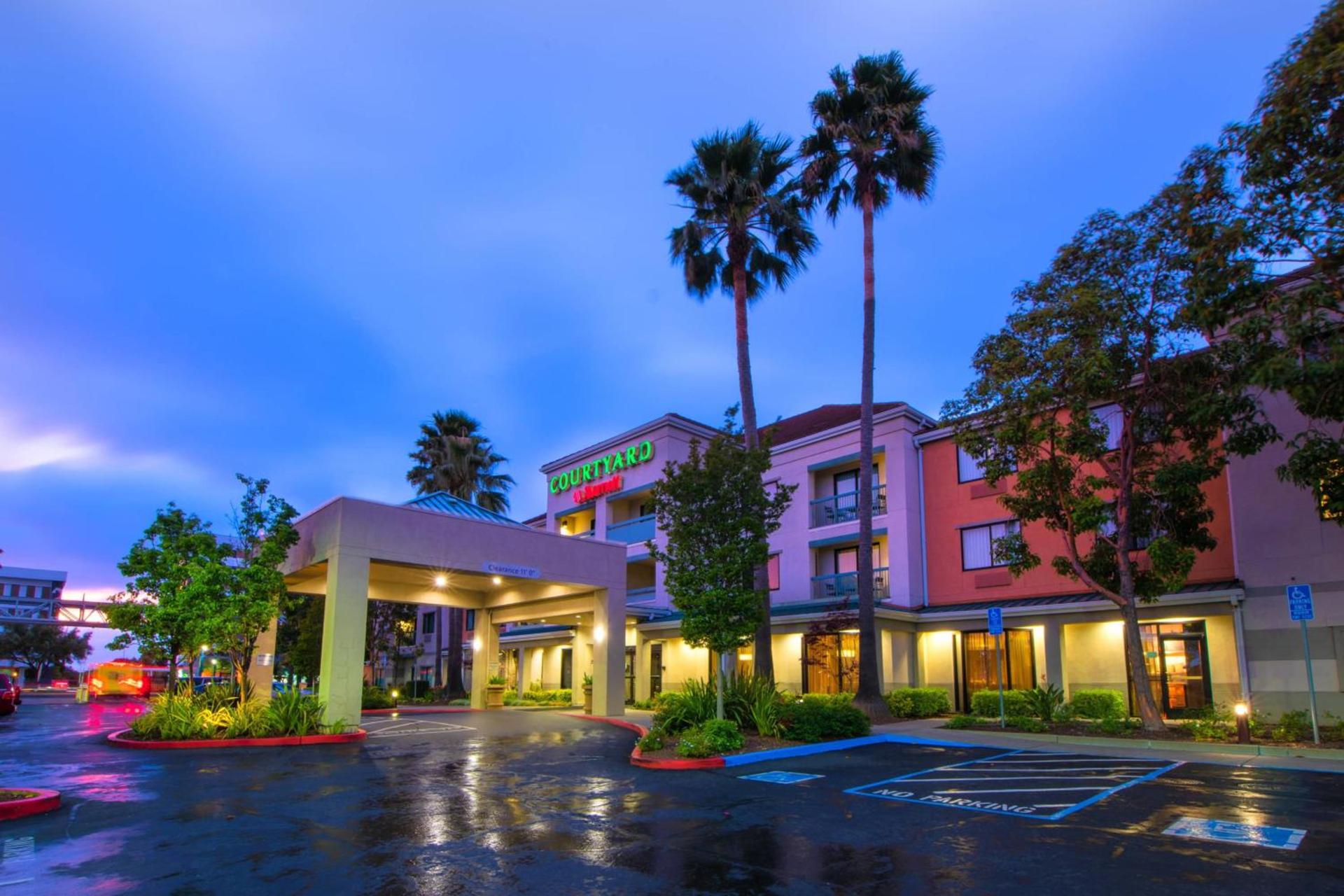 Courtyard by Marriott Oakland Airport photo 2