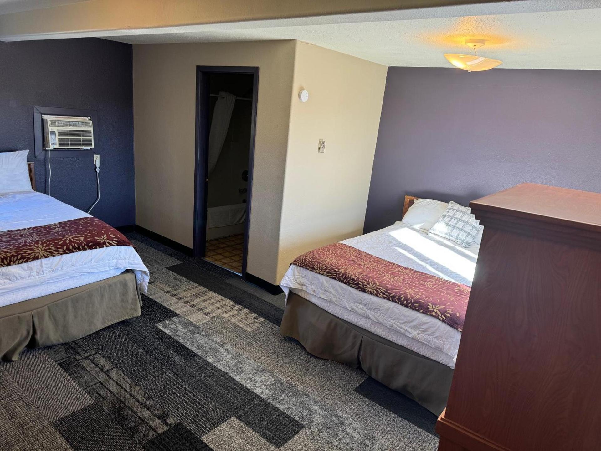 Rustic Lodge photo 6