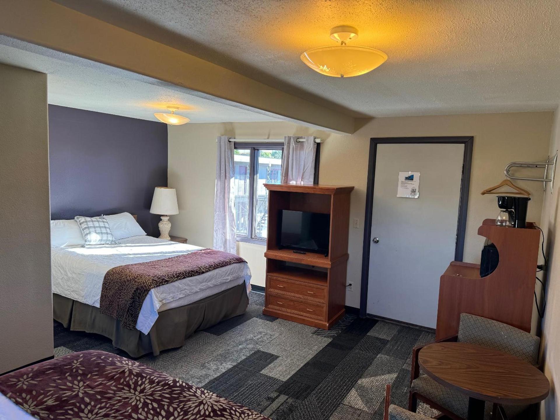Rustic Lodge photo 10